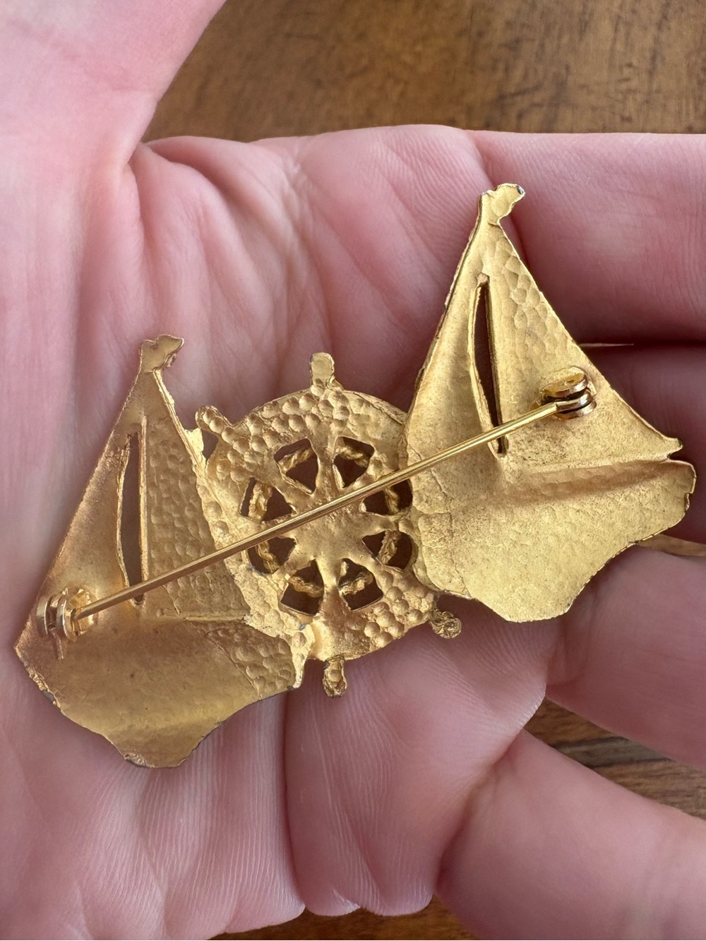 Vintage Nautical Sailboat Wheel Brooch Gold Tone Maritime Pin - Picture 4 of 8